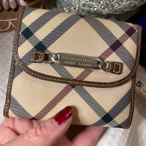 BURBERRY Womens NOVA CHECK Bifold Wallet w/snap coin pouch🔥EUC🎁Gift Idea - Picture 14 of 14